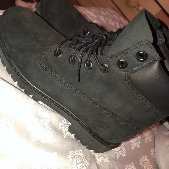 all black timbs